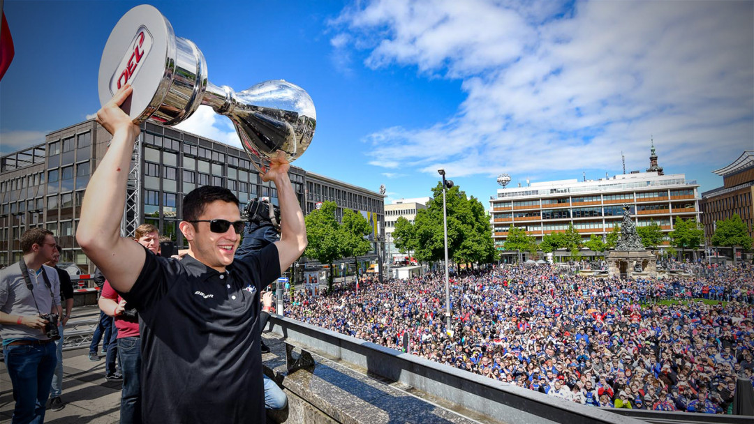 Adler feiern mit ihren Fans
