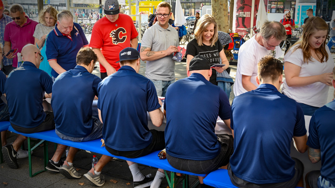 Noch vor Saisonstart: Große INTER-Autogrammstunde