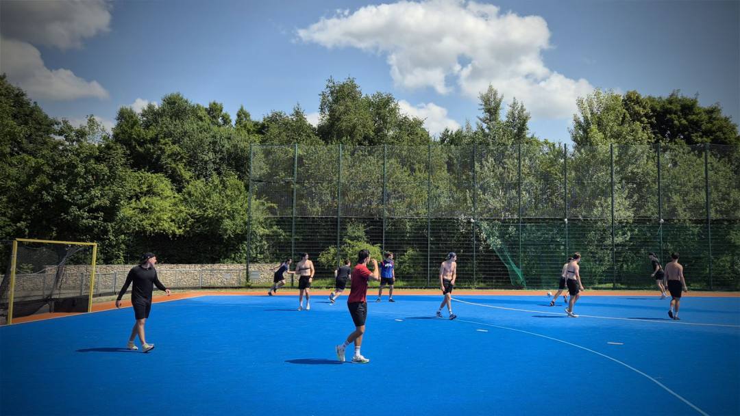 Heiß, Fleiß, Schweiß