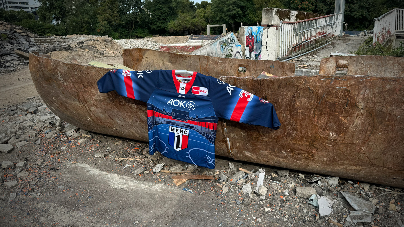 A very special warm-up jersey » Adler Mannheim