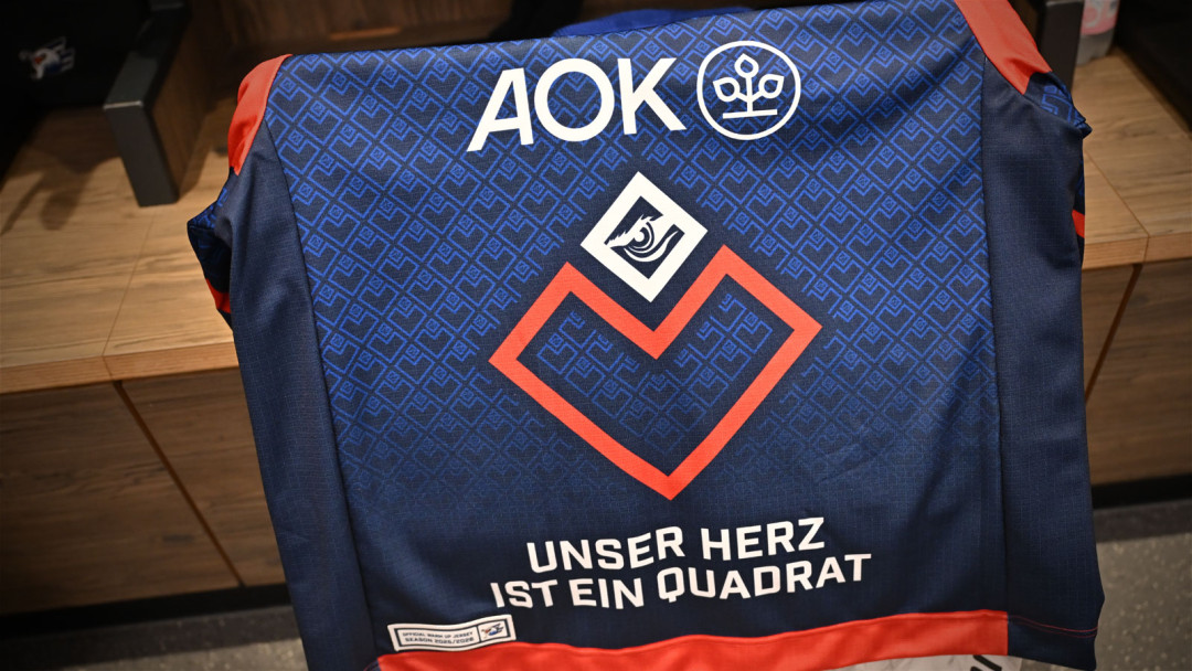 Aufwärmen mit Herz im Quadrat