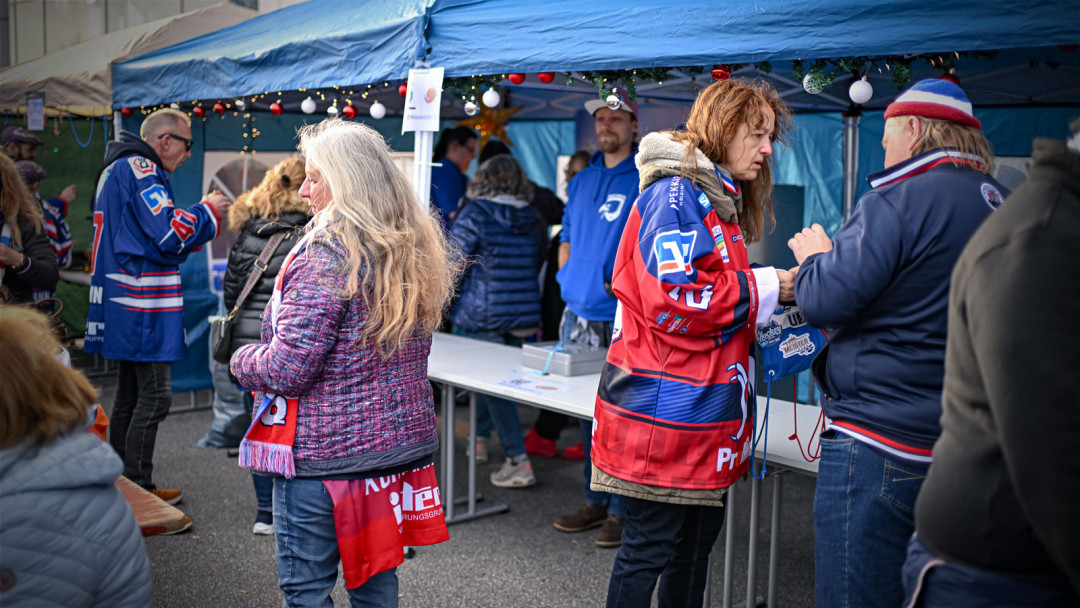 „MA hilft sich“ und Wintermarkt